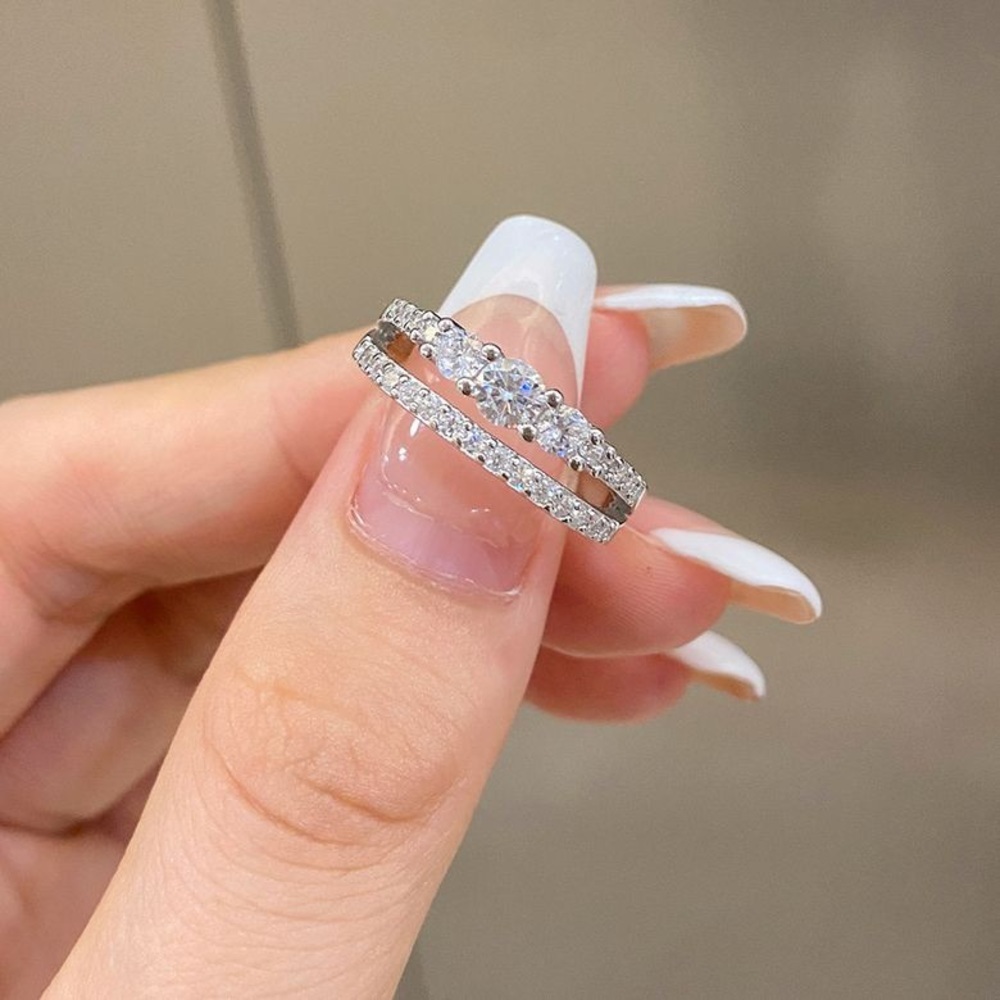 925 stamped Sterling Silver Ring - Picture 2 of 2